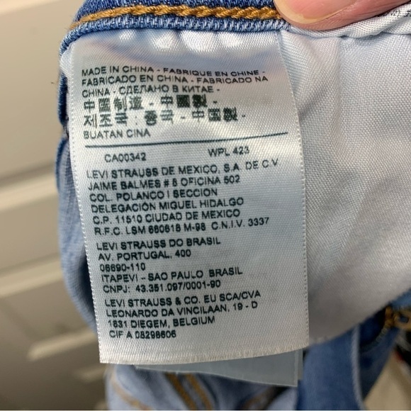 Levi's Cutoff Jeans Shorts Hi Rise Blue Distressed Raw Hem Denim 26 Red Label - Picture 8 of 11